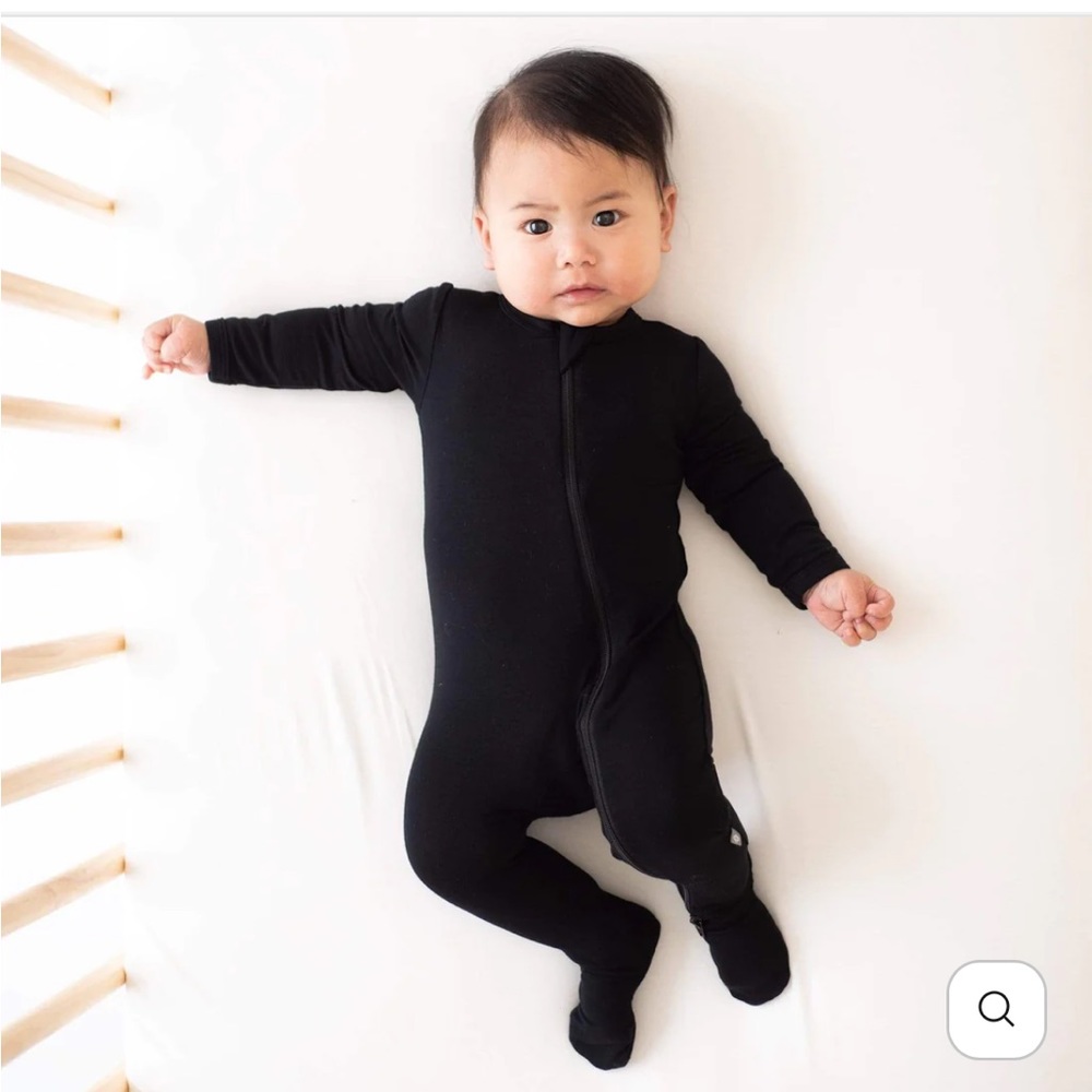 Kyte Baby | Zippered Footie in Midnight | sz 6 - 12 M